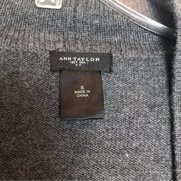 Ann Taylor Y2K Wool Round Hem Ballon Sleeve Cardigan Sweater Top Button Oversize - Picture 7 of 14